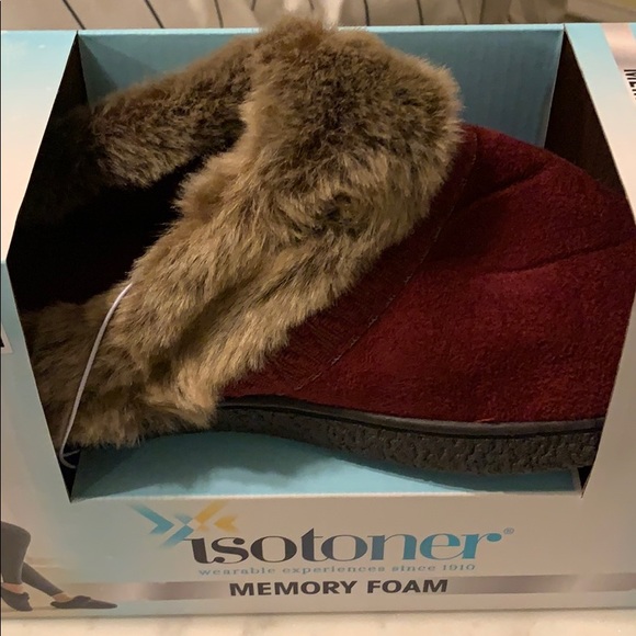 Isotoner Women’s Microsuede Hoodback Slippers - Picture 12 of 12
